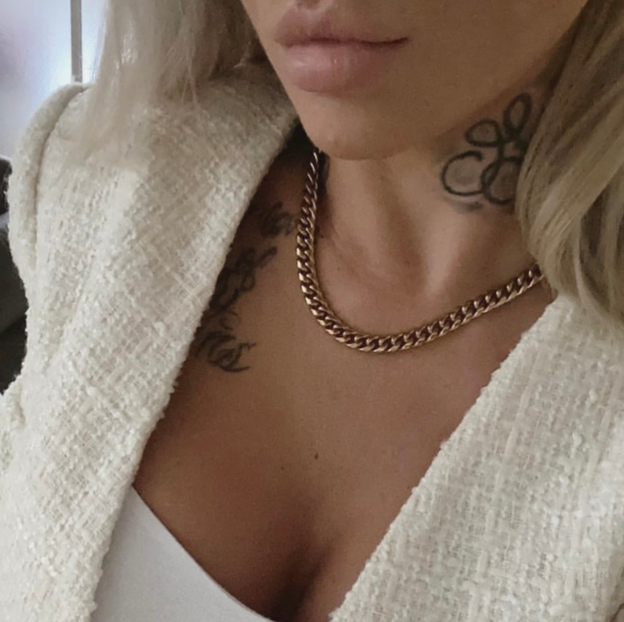 Mrs Lily Ink Influencerin - gliederkette gold choker